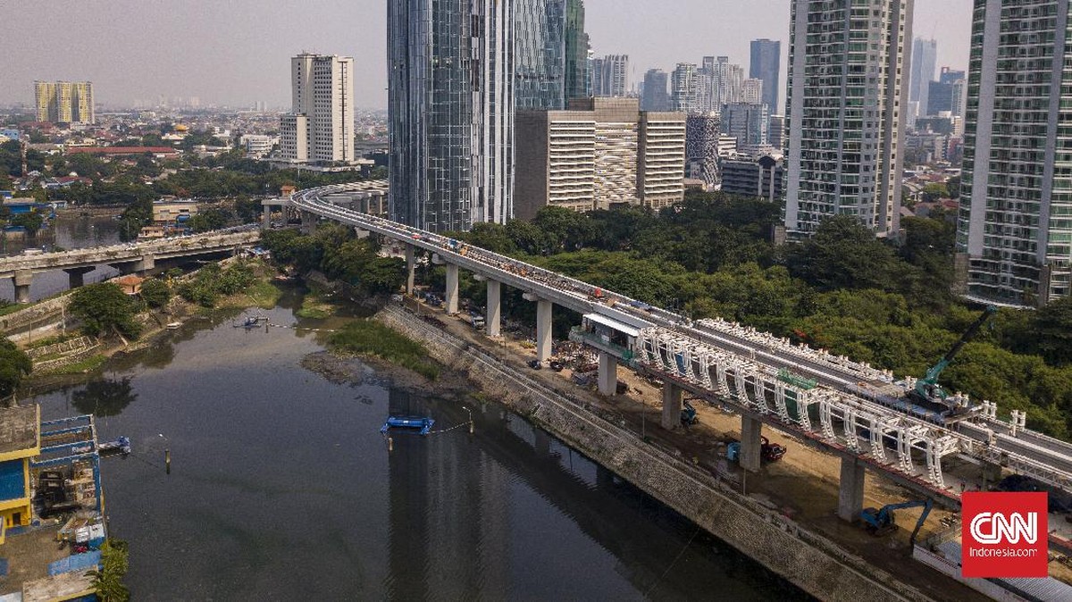 FOTO: Lintasan LRT Jabodebek Sudah Tersambung Penuh