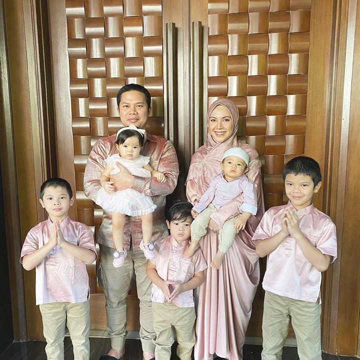 <p>Aktris dan model Ratna Galih menikah dengan Sawkani Jamhuri pada 26 Oktober 2012, Bunda. (Foto: Instagram @ratnagalih)</p>
