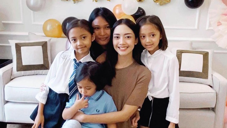 Ririn Dwi Ariyanti Ririn Dwi Ariyanti