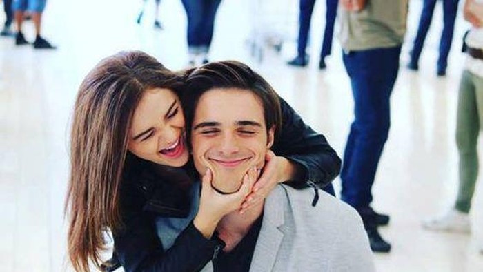 Tetap Profesional, Seleb Hollywood Ini Main Film Bareng Mantan