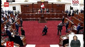 VIDEO: Diduga Korupsi, Presiden Peru Dilengserkan