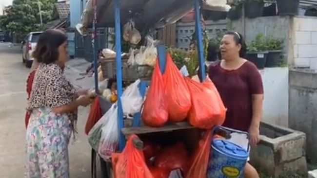 Viral Tukang Sayur dan Pembeli Kompak Pakai Bahasa Korea
