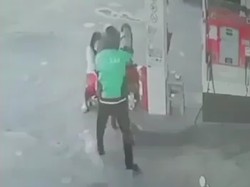 Zonk! Pria Jaket Ojol Todong Petugas SPBU Ternyata Bawa Tas Kosong