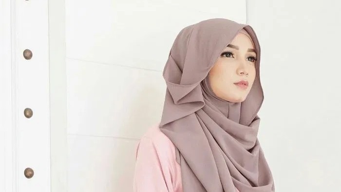 Anti Ribet, Ini 5 Model Pashmina Instan yang Modis dan Kekinian