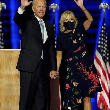 Gaun Hitam Rp80 Juta Istri Joe Biden Langsung Ludes di Pasaran