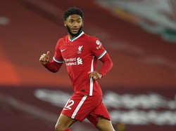 Joe Gomez Cedera, Liverpool Makin Krisis Bek