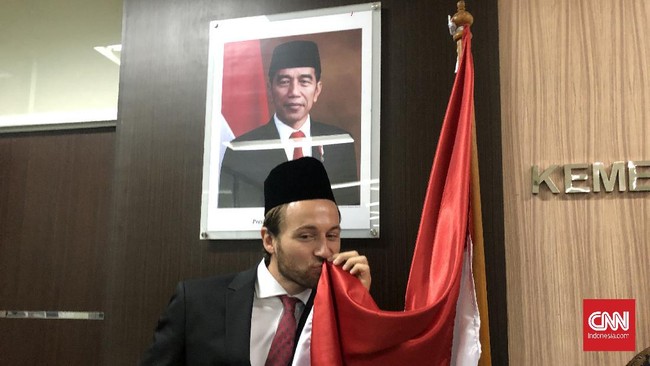 Gelandang naturalisasi milik Persija Jakarta, Marc Anthony Klok menaruh janji kepada Shin Tae Yong yang memanggilnya untuk bergabung bersama Timnas Indonesia.