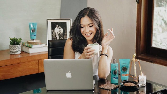 [Quiz] Hairspa di Rumah Aja dengan L'Oreal Professionel, Cari Tahu Dulu: Mana yang Cocok untuk Rambutmu & Kulit Kepalamu?