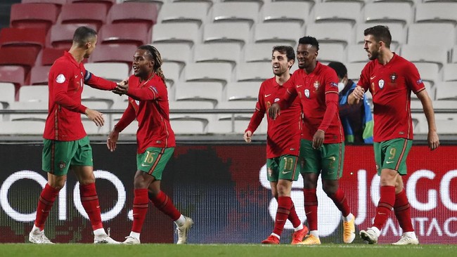 FOTO: Ronaldo Melangkah Pasti Menuju Rekor Bomber Tersubur