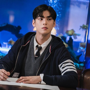 Pesona Cha Eun Woo di Drama Korea 'True Beauty' Siap Bikin Penonton Meleleh