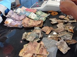 Punya Uang Rupiah Rusak Jangan Dibuang, Tukar ke Sini!