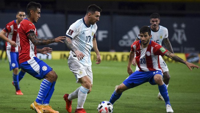Timnas Argentina ditahan imbang Paraguay 1-1 dalam pertandingan Kualifikasi Piala Dunia 2022, Jumat (13/11) waktu Indonesia.