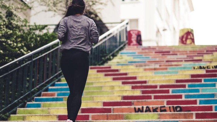 fit/unsplash.com/Coba untuk menetapkan tujuan untuk diri kamu sendiri dibanding untuk apa yang masyarakat tuntut dari kamu. Dengan hal itu, kamu akan lebih senang dalam menjalaninya.