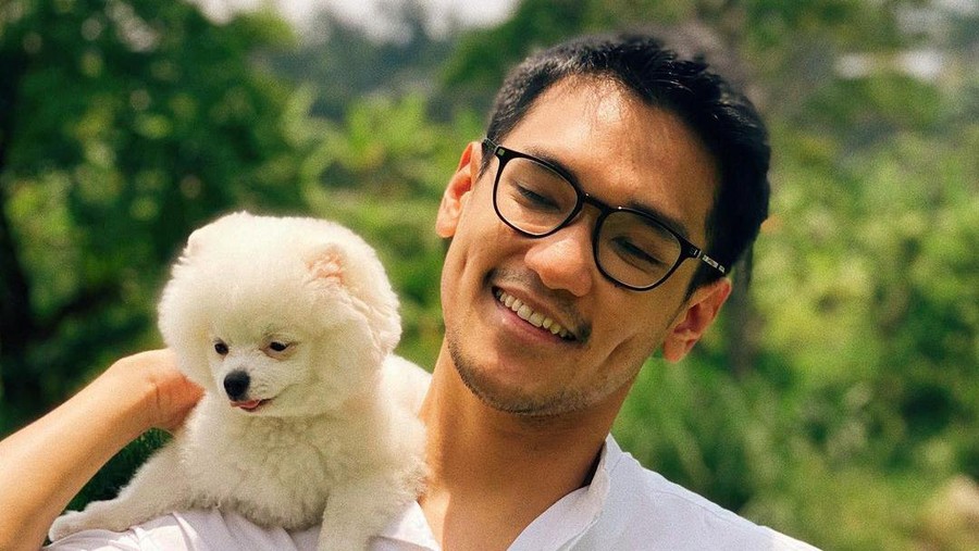 Foto Afgan bareng anjing kesayangannya
