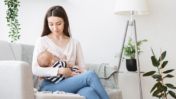 Tips Meredakan Sakit Punggung Saat Menyusui
