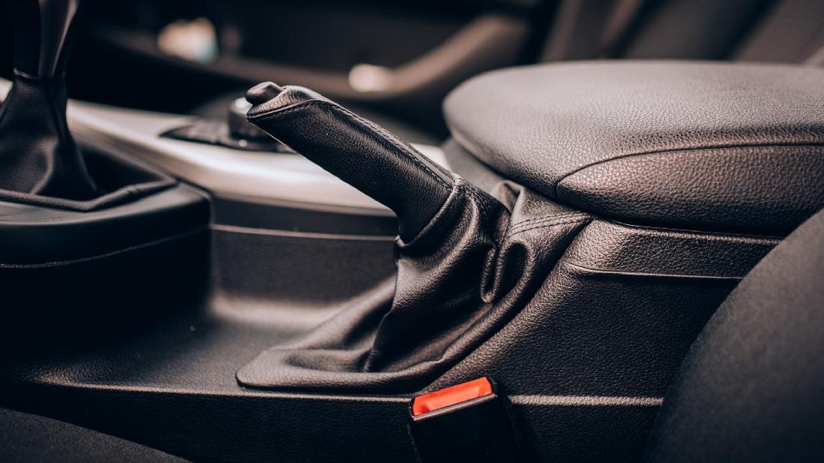 Cara Tepat Gunakan Rem Tangan