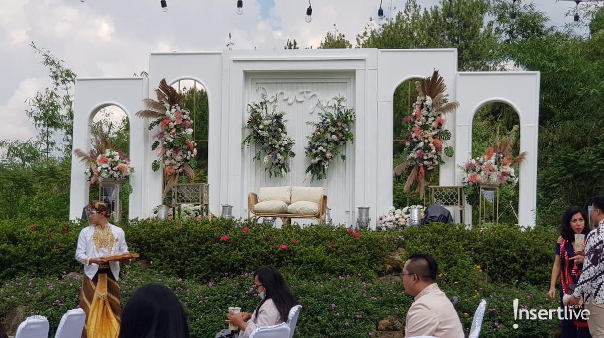 Mahar Mewah Pernikahan Jenita Janet dan Danu Sofwan