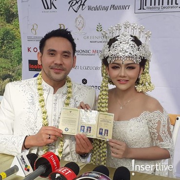 Lihat Lagi Mahar Mewah Pernikahan Jenita Janet dan Danu Sofwan