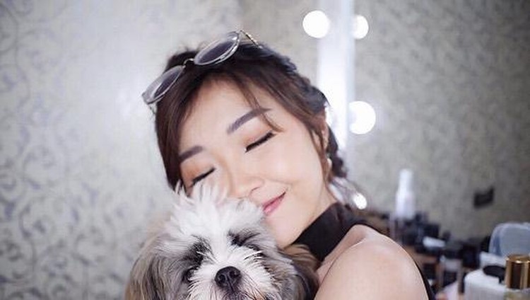 Wanita cantik mirip Gisel