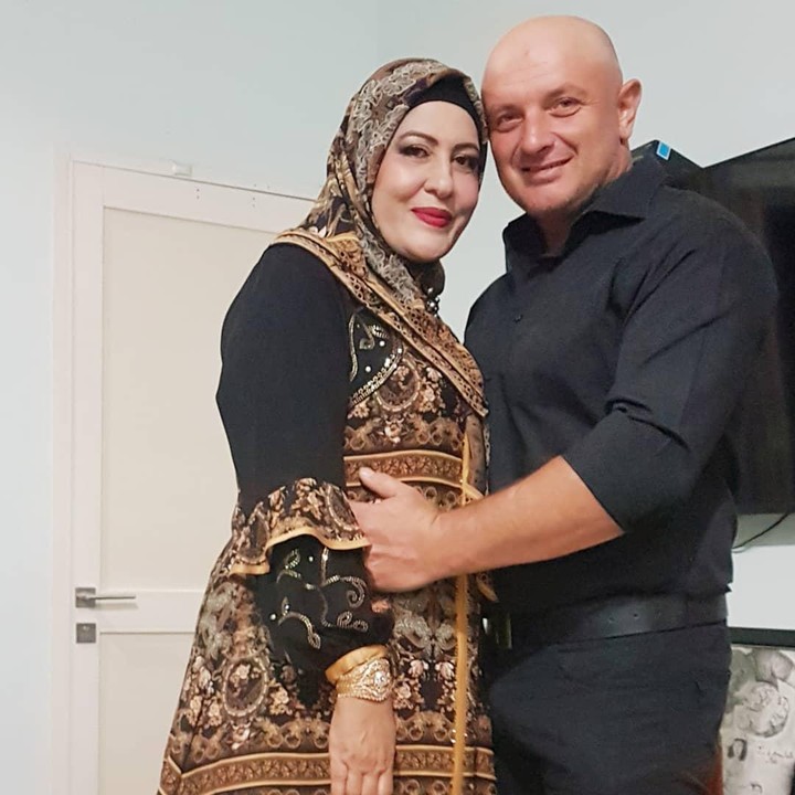 <p>3. Atha pun kini sudah berhijrah, Bunda. Wanita ini kini mengenakan hijab dan pakaian yang lebih tertutup. (Foto: Instagram @shechahsagran)</p>