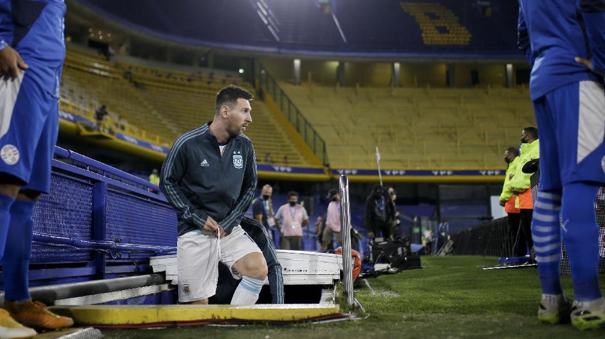 FOTO: Messi Pontang-panting, Argentina Ditahan Paraguay