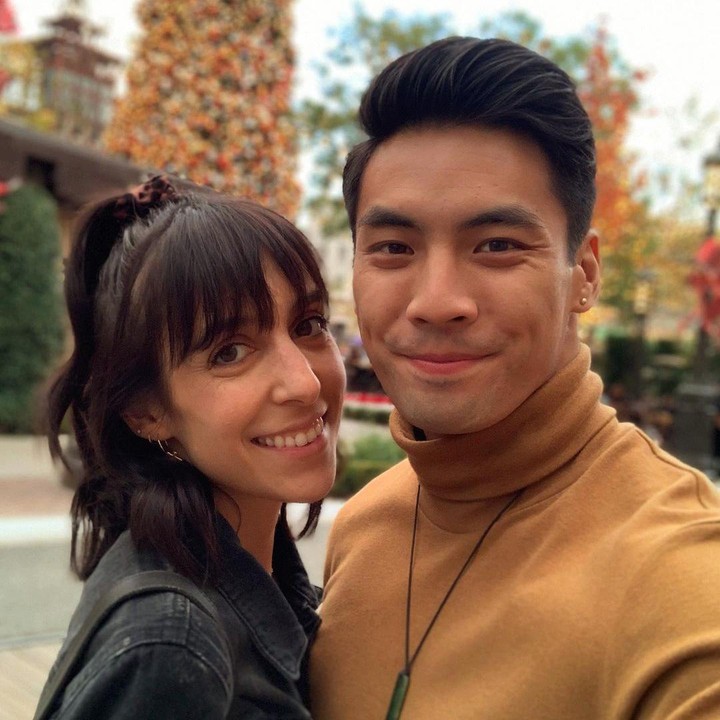 <p>Aktor tampan ini sudah menikah dan sedang menantikan kelahiran anak pertama lho. (Foto: Instagram @yoshi_sudarso)</p>
