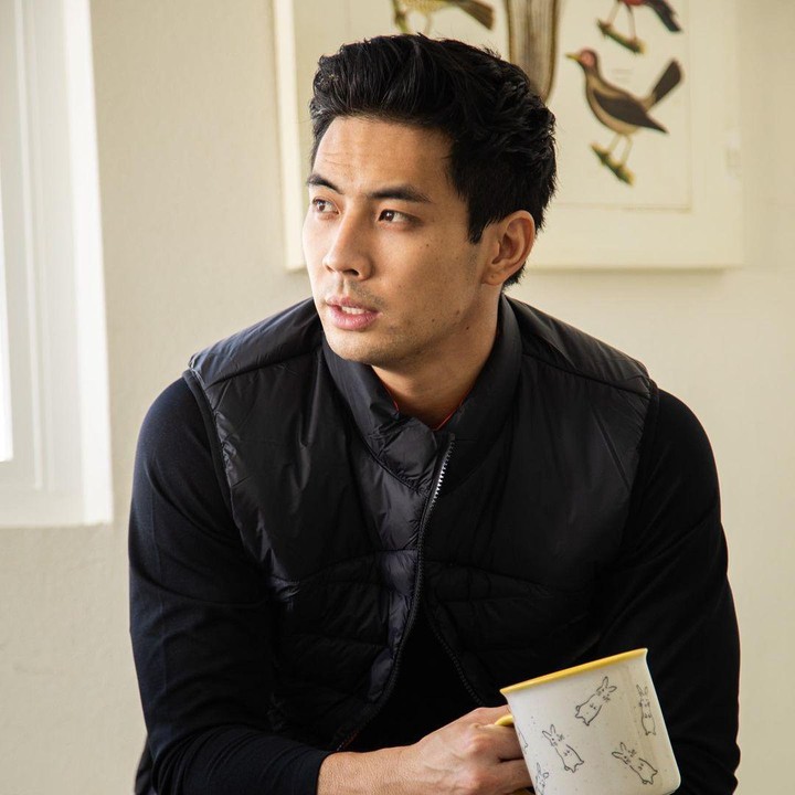 <p>Yoshi Sudarso merupakan model sekaligus aktor tampan yang lahir di Jakarta pada 1989. (Foto: Instagram @yoshi_sudarso)</p>