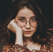 5 Tips Memilih Kacamata Sesuai Bentuk Wajah