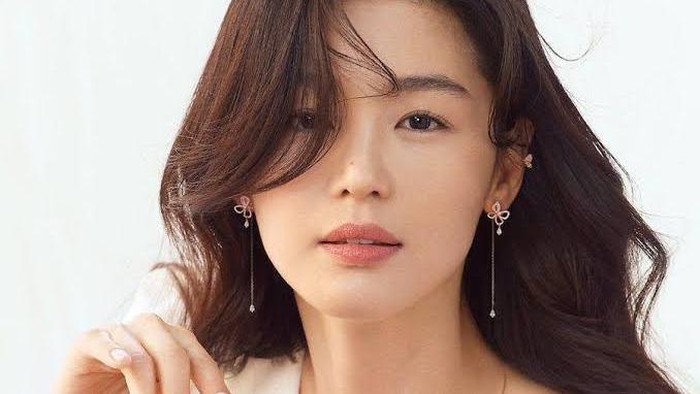 7 Selebriti Korea yang Mungkin Lebih Tinggi dari Dugaan