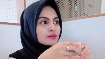 img-title Diam-diam, Asha Shara Gugat Cerai Suami