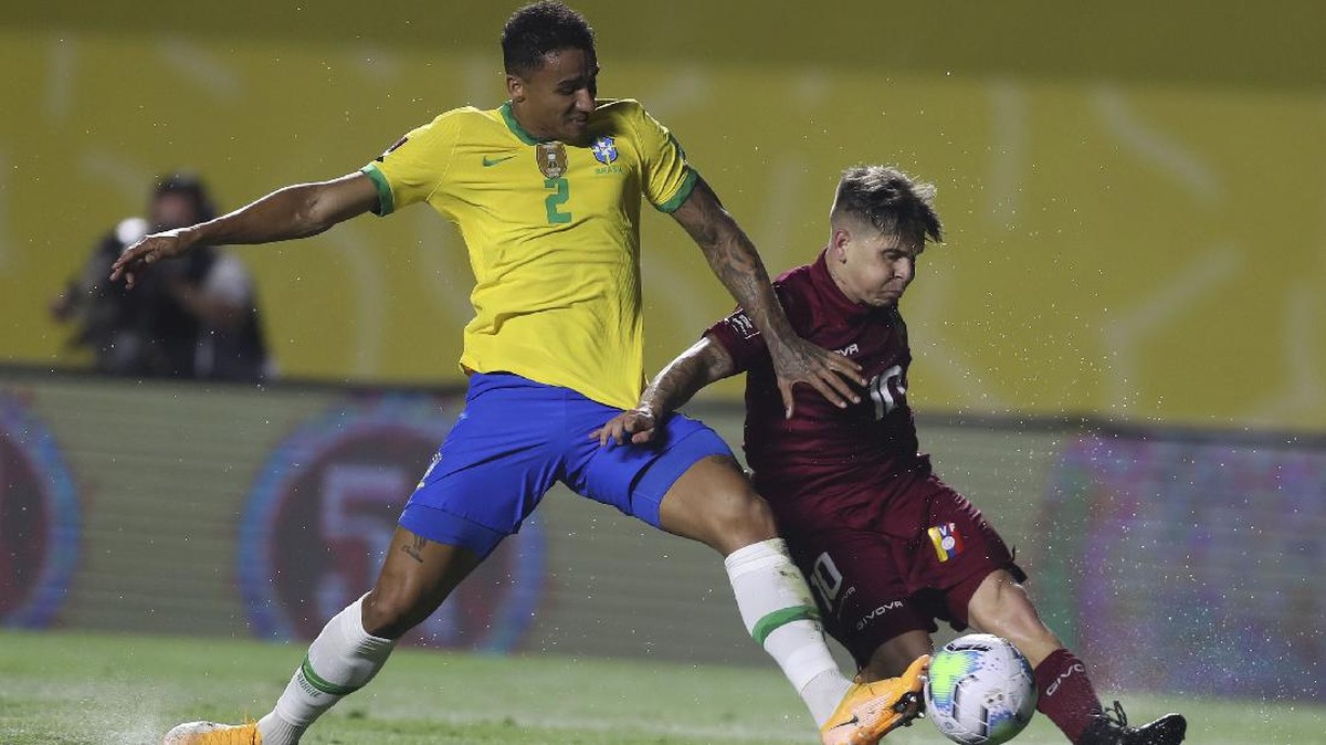 FOTO: Firmino Pahlawan Brasil Saat Kalahkan Venezuela