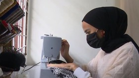 Idealisme Fesyen Euis dalam Sepintal Benang Rembulan