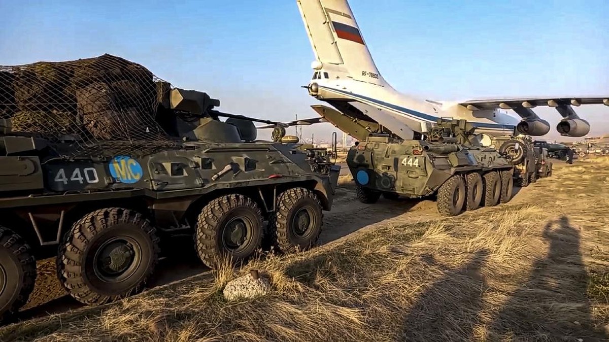 FOTO : Militer Rusia Tiba di Medan Perang Armenia-Azerbaijan