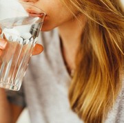 Bukan Hanya Saat Haus, Ini 6 Waktu Terbaik Minum Air Putih