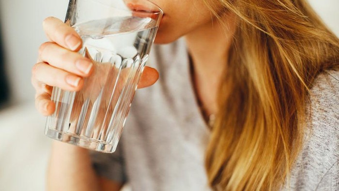 Bukan Hanya Saat Haus, Ini 6 Waktu Terbaik Minum Air Putih