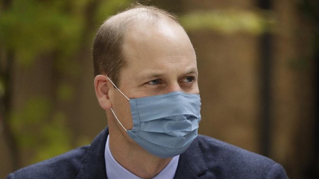 Pangeran William dan enam anggota keluarga kerajaan lainnya tiba di Aberdeen bersiap jenguk Ratu Elizabeth II di Isttana Balmoral.