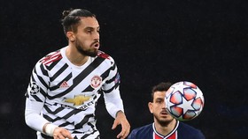Bek Man Utd Alex Telles Positif Corona Lagi