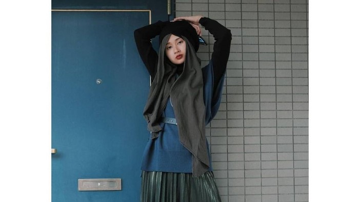 Gaya Hijab Jepang Kekinian ala Selebgram Rahmalia Aufa Yazid