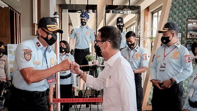 Kemenparekraf didukung 23 kementerian/lembaga menggelar simulasi protokol 3K di destinasi pariwisata nasional, Kamis (12/11).
