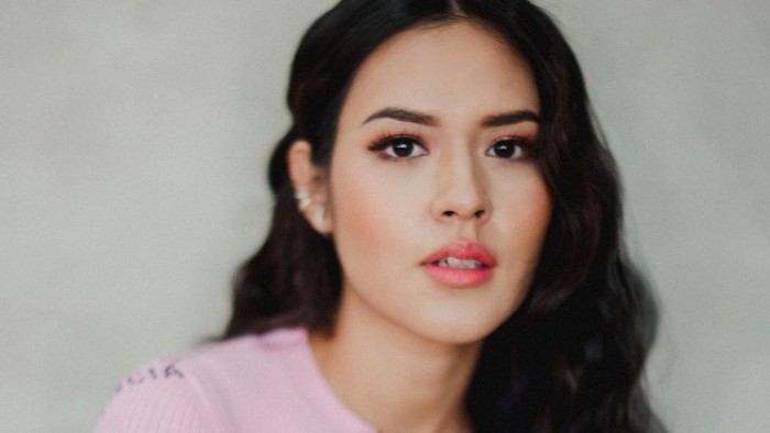 Mau Rambut Berminyak Bebas Lepek Seharian? Begini Caranya!