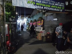 Resepsi Putri Habib Rizieq Selesai, Katering Mulai Diangkut