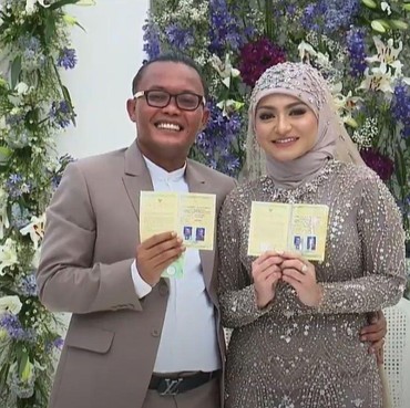 Elegan & Sakral, Pernikahan Sule-Nathalie Didominasi dengan Warna Putih