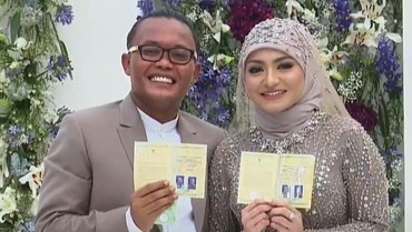 img-title Elegan & Sakral, Pernikahan Sule-Nathalie Didominasi dengan Warna Putih
