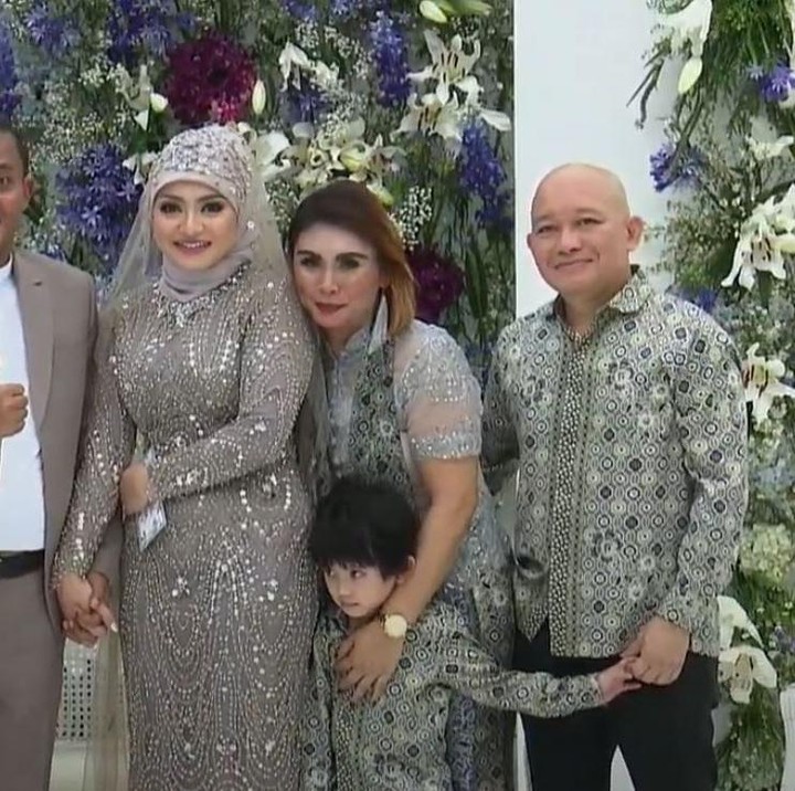 <p>Selamat atas pernikahannya ya, Sule dan Nathalie Holscher. (Foto: YouTube Rans Entertainment)</p>