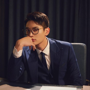 Keluar Wamil, Minho SHINee Siap Sapa Penggemar di V Live