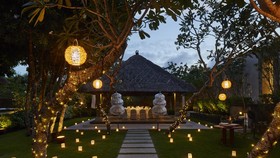 Menikmati Kesendirian yang Damai di Tengah Riuh Nusa Dua