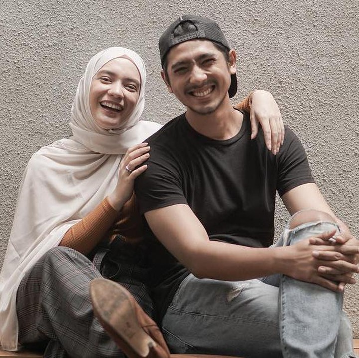 <p>Arya Saloka beberapa kali membagikan momen romantis bersama sang istri. (Fotp: Instagram @arya.saloka)</p>