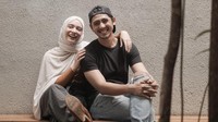7 Foto Arya Saloka & Putri, Pasangan Milenial Romantis yang Jauh dari Gosip