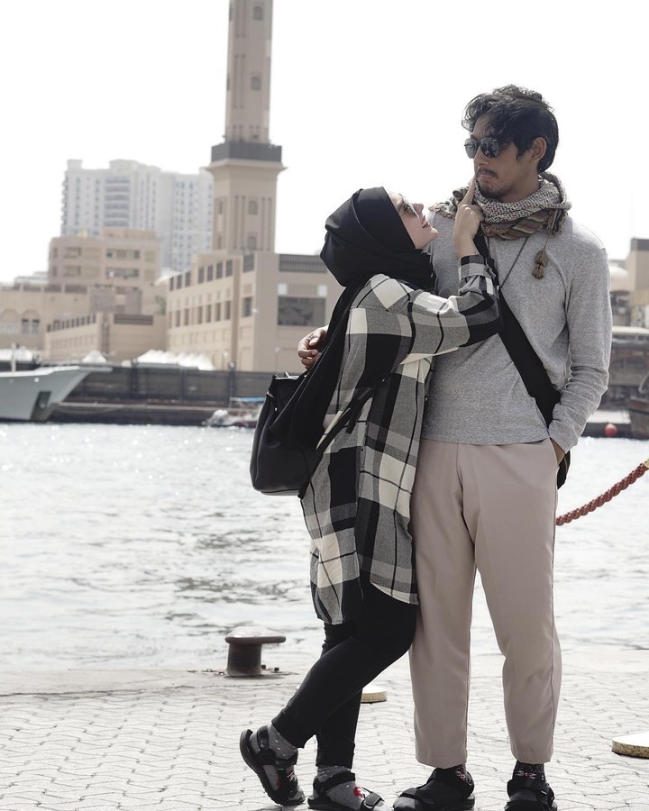 7 Foto Arya Saloka & Putri, Pasangan Milenial Romantis yang Jauh dari Gosip - Foto 1