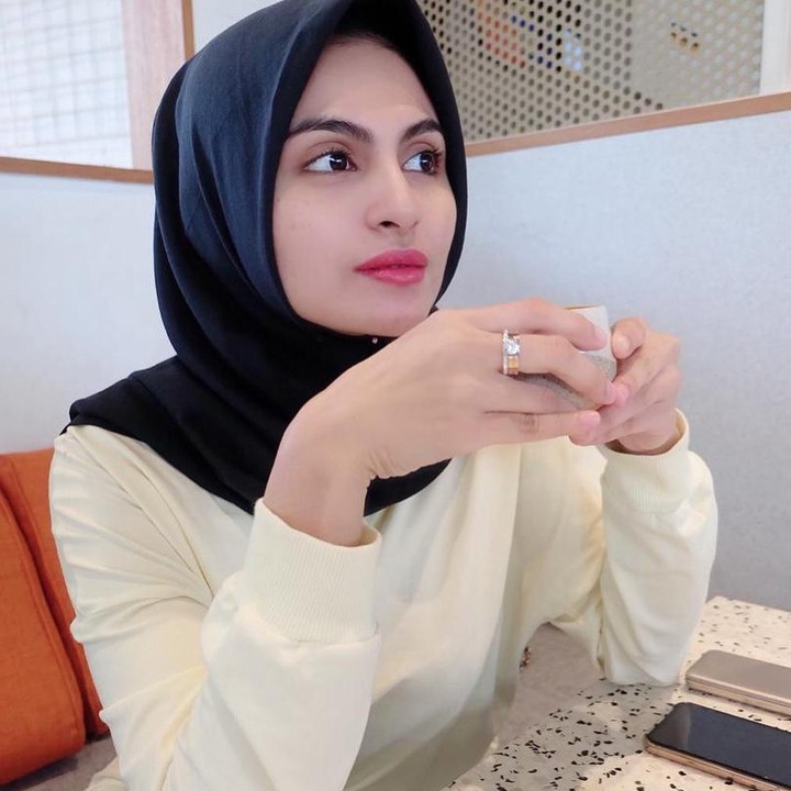 <p>5. Menurut kuasa hukumnya, keretakan rumah tangga Asha  terjadi karena ada beberapa hal yang menjadi memicunya. Kita doakan semoga keluarga Asha mendapat jalan keluar terbaik ya, Bunda. Aamiin. (Foto: Instagram @ashasyara)</p>